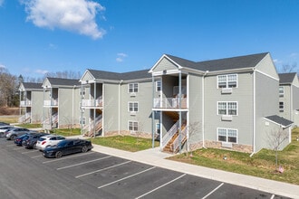 Mt. Nebo Apartments in East Stroudsburg, PA - Foto de edificio - Building Photo