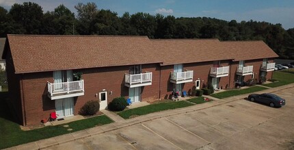 Fountain View Apartments in Jasper, IN - Building Photo - Building Photo