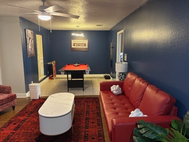 7003 Pyron Way in Houston, TX - Building Photo