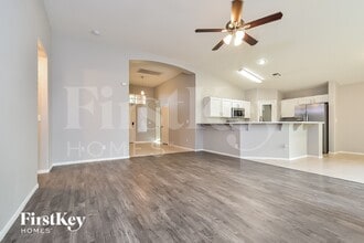 7841 Olympus Ave in Las Vegas, NV - Building Photo - Building Photo