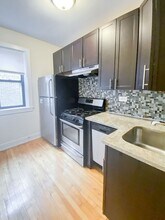 613 W Melrose St, Unit B2 in Chicago, IL - Foto de edificio - Building Photo