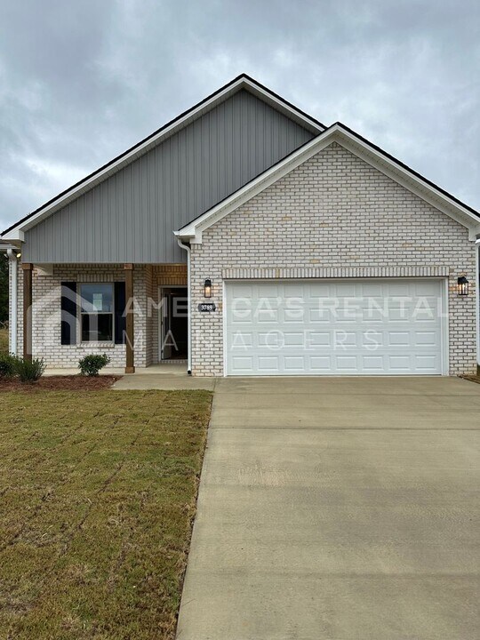 3789 Seaside Sparrow Cir in Helena, AL - Building Photo
