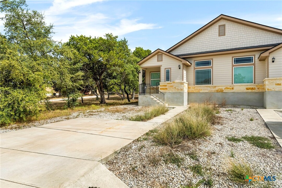 1090 Indian Hollow in Spring Branch, TX - Building Photo