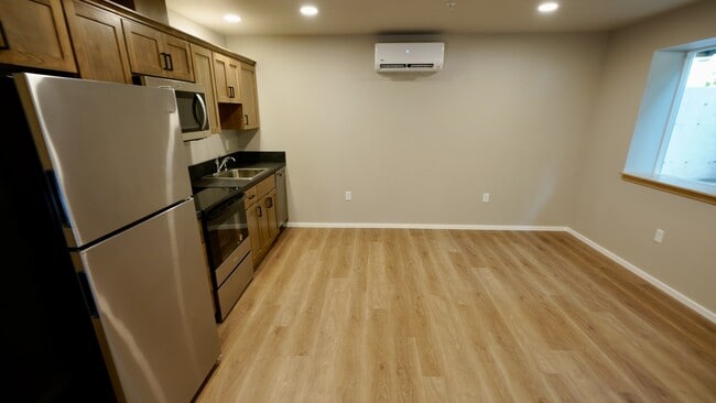 110 SE Handley St in McMinnville, OR - Building Photo - Building Photo