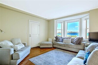 1180 Narragansett Blvd in Cranston, RI - Building Photo - Building Photo