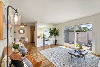 1809 Stonebrook Ln in Encinitas, CA - Building Photo - Building Photo