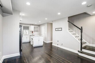 812 Burns St SE in Washington, DC - Building Photo - Building Photo