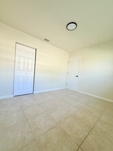 7000 Hibiscus Ave S, Unit 1 in South Pasadena, FL - Building Photo - Building Photo