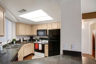 Mirador in Phoenix, AZ - Foto de edificio - Building Photo