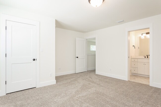2011 Wyatt St in Pensacola, FL - Building Photo - Building Photo