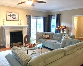 3110 Pretty Lake Ave in Norfolk, VA - Building Photo - Building Photo
