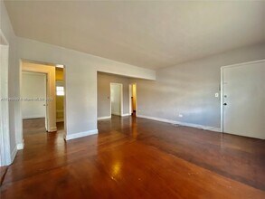 420 NE 82nd St-Unit -3A in Miami, FL - Building Photo - Building Photo