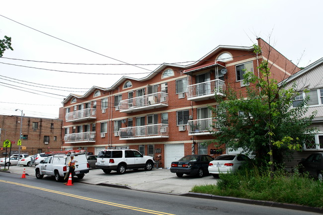 3101-3109 Linden Pl in Flushing, NY - Building Photo - Building Photo