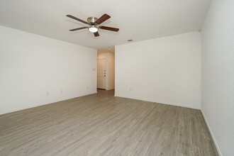 14420 Penny Run in San Antonio, TX - Building Photo - Building Photo