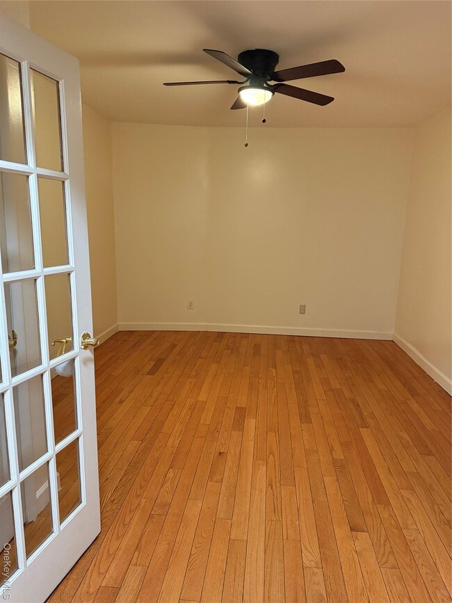 property at 76 E Argyle St