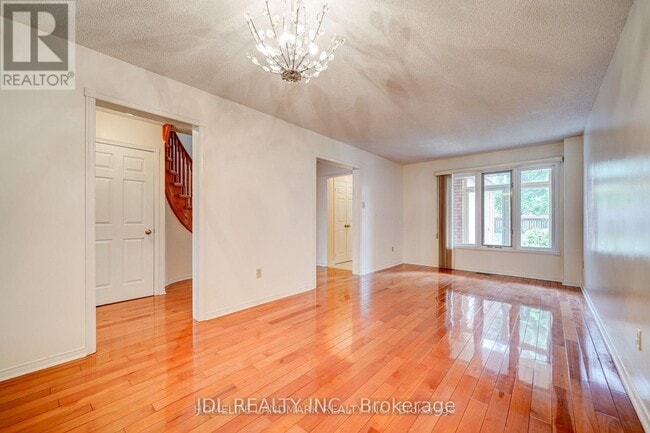 114 Alderbury Dr in Markham, ON - Building Photo - Building Photo