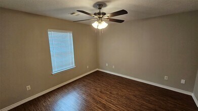 8715 Dallas Acorn St in Houston, TX - Building Photo - Building Photo
