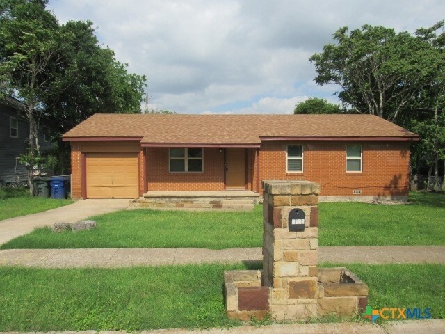 property at 2103 Crescent Dr