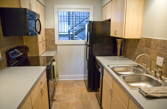 3815 Guadalupe St, Unit 106 in Austin, TX - Building Photo - Building Photo