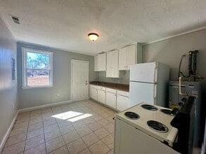 716 Miller Rd in Sumter, SC - Building Photo - Building Photo