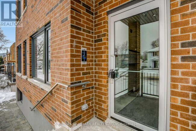 137 Marquette Ave in Ottawa, ON - Building Photo - Building Photo