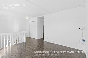 236 Avenue S North in Saskatoon, SK - Building Photo