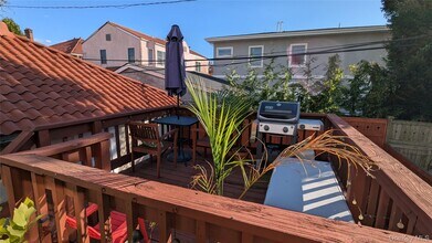 28 E Walnut St in Long Beach, NY - Building Photo - Building Photo