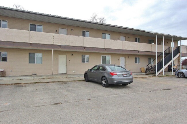 property at 639 N Moffatt Ave