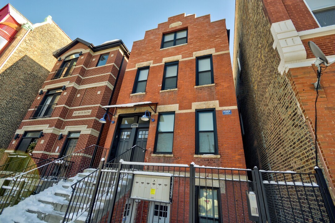 1917 S Racine Ave in Chicago, IL - Building Photo