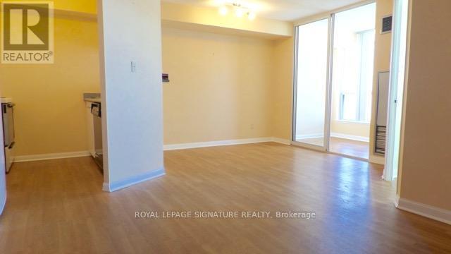 24 Wellesley St W in Toronto, ON - Building Photo - Building Photo