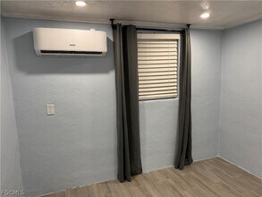 2566 Second St, Unit A in Matlacha, FL - Foto de edificio - Building Photo