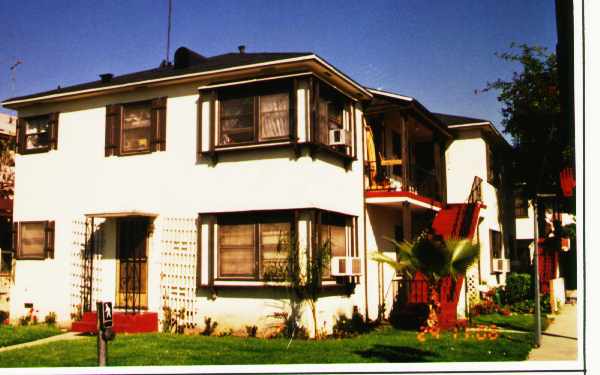 701-703 1/2 W. Glenoaks B in Glendale, CA - Foto de edificio