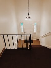 2 Atlantic Ave, Unit 1 in Dover, NH - Foto de edificio - Building Photo
