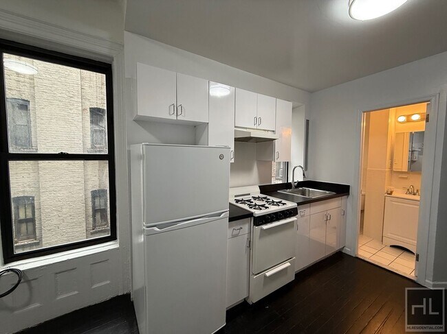 YORK AVENUE in New York, NY - Building Photo - Building Photo