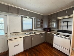 128 Alex St in Lafayette, LA - Foto de edificio - Building Photo