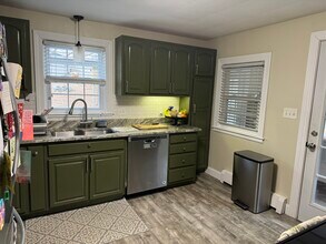 23 Tiverton Pky in Worcester, MA - Building Photo - Building Photo