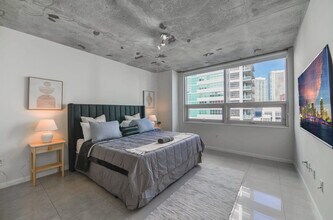 3250 NE 1st Ave in Miami, FL - Building Photo - Building Photo