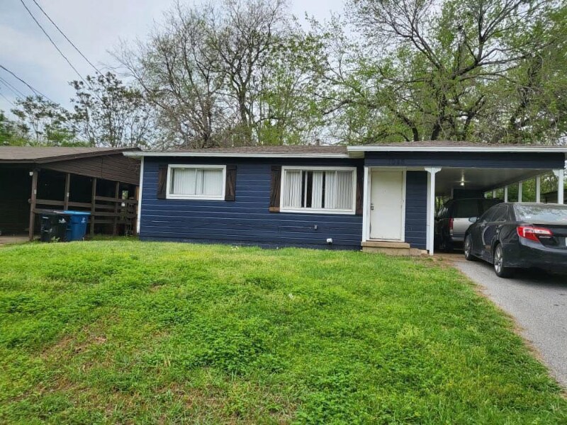 1046 W Star St in Denison, TX - Building Photo