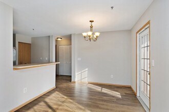 124 Bertram Dr in Yorkville, IL - Building Photo - Building Photo