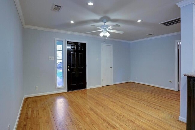 1121 Sheffield St in Bellaire, TX - Building Photo - Building Photo