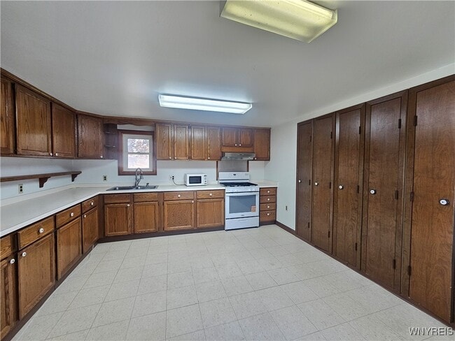 property at 1970 Sturgeon Point Rd