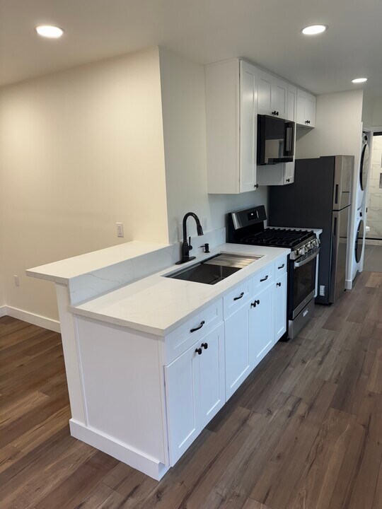 2525 Sirius St, Unit #B in Thousand Oaks, CA - Building Photo