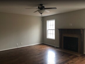 1109 Ishee Dr in Clarksville, TN - Building Photo - Building Photo