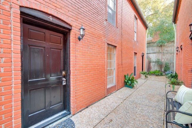 property at 2225 Mimosa Dr