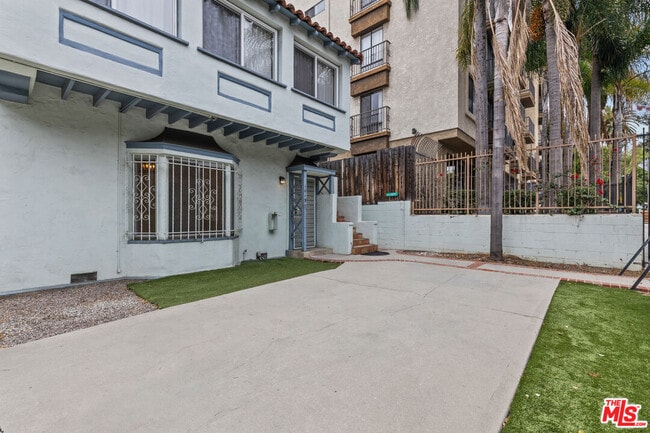 property at 1819 Grace Ave