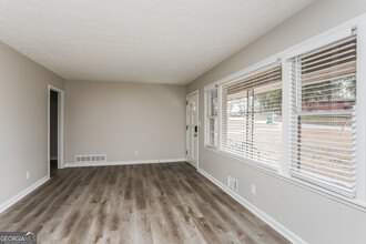 4310 Shady Ln Way in Forest Park, GA - Building Photo - Building Photo