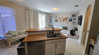 5658 NW 113th Ave in Doral, FL - Building Photo - Building Photo