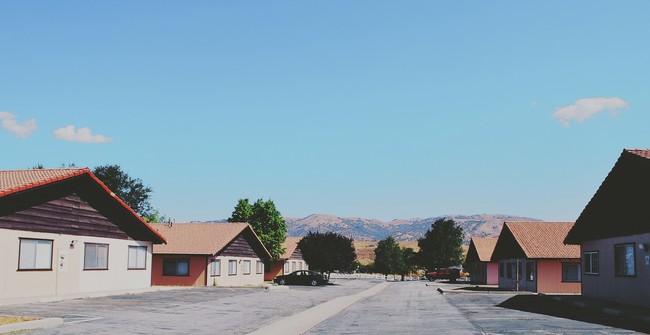 Willow Trees Apartments in Tehachapi, CA - Foto de edificio - Building Photo