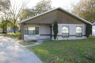 606 N 15th St in Palatka, FL - Building Photo