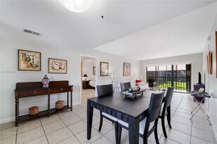8415 SW 107th Ave in Miami, FL - Building Photo